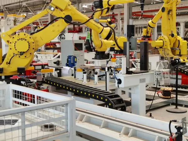 Roboterrevolution: Wie QHMAGs elektro-permanente Eoat-Automatisierungsausfalltime 80% reduziert
